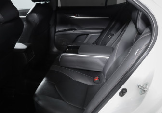 Подержанный автомобиль Toyota Camry Sedan 2021 года (10 фото)