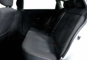 Подержанный автомобиль Nissan Almera Sedan 2014 года (8 фото)