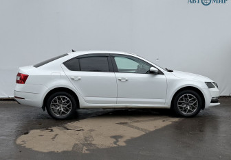 Подержанный автомобиль Skoda Octavia Liftback 2017 года (4 фото)