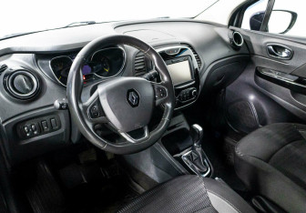 Подержанный автомобиль Renault Kaptur 2016 года (6 фото)