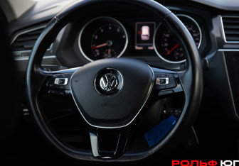 Подержанный автомобиль Volkswagen Tiguan 2018 года (12 фото)