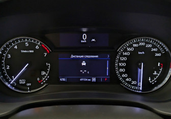 Подержанный автомобиль Cadillac XT4 2020 года (13 фото)