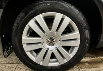 Подержанный автомобиль Volkswagen Passat Sedan 2010 года (17 фото)