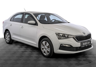 Подержанный автомобиль Skoda Rapid Liftback 2021 года (3 фото)