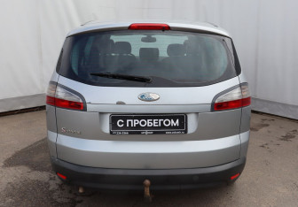 Подержанный автомобиль Ford S-MAX 2006 года (5 фото)