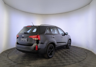 Подержанный автомобиль Kia Sorento 2014 года (5 фото)