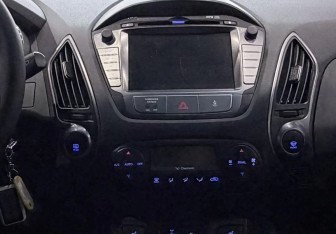 Подержанный автомобиль Hyundai ix35 2014 года (16 фото)