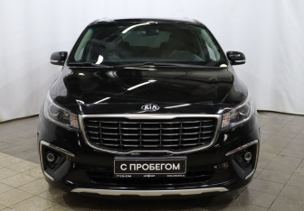 Подержанный автомобиль Kia Carnival 2018 года (2 фото)
