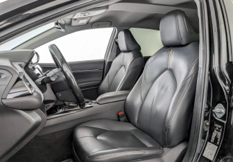 Подержанный автомобиль Toyota Camry Sedan 2019 года (20 фото)