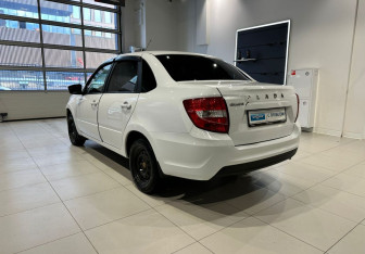 Подержанный автомобиль LADA (ВАЗ) Granta Sedan 2022 года (7 фото)