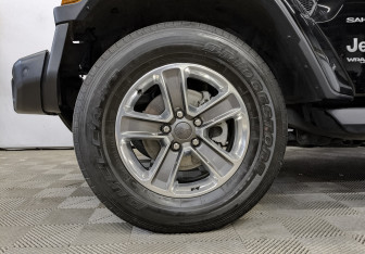 Подержанный автомобиль Jeep Wrangler 2021 года (17 фото)
