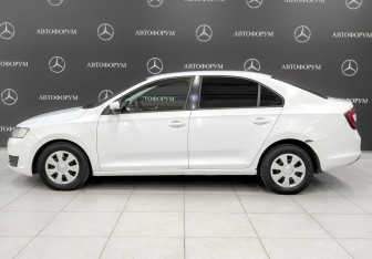 Подержанный автомобиль Skoda Rapid Liftback 2019 года (8 фото)