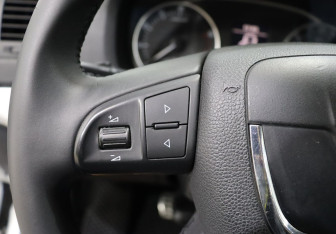 Подержанный автомобиль Skoda Octavia Wagon 2012 года (15 фото)