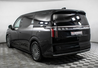 Подержанный автомобиль Zeekr 009 2023 года (7 фото)