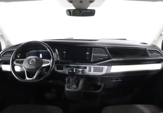 Подержанный автомобиль Volkswagen Multivan 2020 года (12 фото)