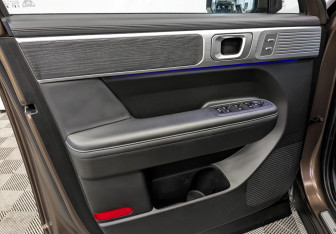 Подержанный автомобиль Hyundai Santa Fe 2024 года (19 фото)