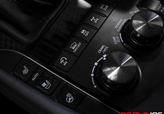 Подержанный автомобиль Lexus LX 2021 года (25 фото)