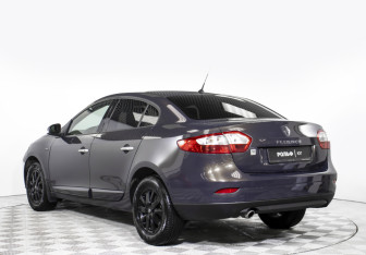 Подержанный автомобиль Renault Fluence 2012 года (7 фото)