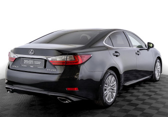 Подержанный автомобиль Lexus ES 2016 года (5 фото)