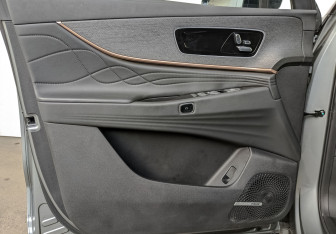 Подержанный автомобиль Jaecoo J8 2024 года (18 фото)