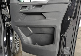 Подержанный автомобиль Volkswagen Multivan 2020 года (24 фото)