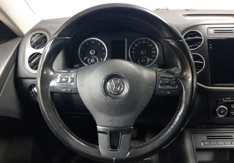 Подержанный автомобиль Volkswagen Tiguan 2013 года (11 фото)