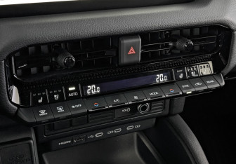 Подержанный автомобиль Toyota Land Cruiser Prado 2024 года (28 фото)