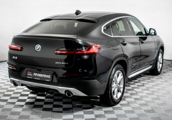 Подержанный автомобиль BMW X4 2018 года (5 фото)