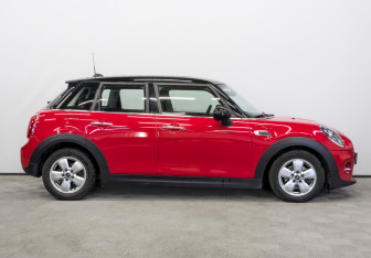 Подержанный автомобиль MINI Hatch 2019 года (4 фото)
