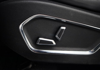 Подержанный автомобиль Geely Atlas Pro 2024 года (16 фото)