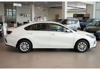 Новый Kia Cerato Sedan 2022 (8 фото)