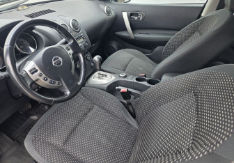 Подержанный автомобиль Nissan Qashqai 2009 года (9 фото)