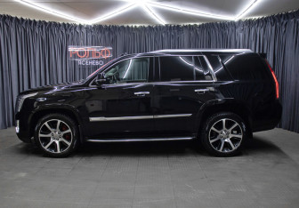 Подержанный автомобиль Cadillac Escalade Suv 2017 года (8 фото)