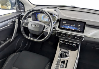 Подержанный автомобиль Geely Coolray 2022 года (30 фото)