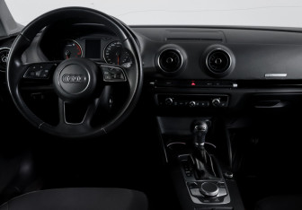 Подержанный автомобиль Audi A3 Sedan 2018 года (12 фото)
