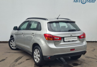 Подержанный автомобиль Mitsubishi ASX 2014 года (7 фото)