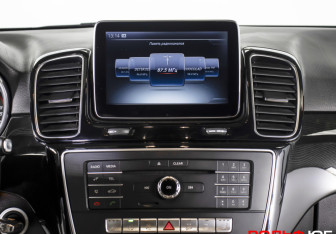 Подержанный автомобиль Mercedes-Benz GLE 2015 года (16 фото)