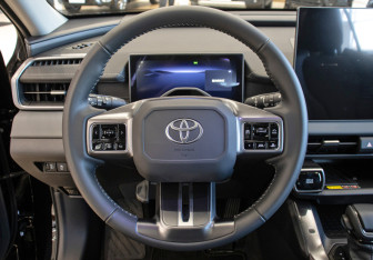 Новый Toyota RAV4 2025 (11 фото)