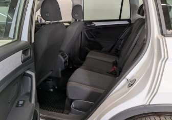 Подержанный автомобиль Volkswagen Tiguan 2021 года (11 фото)