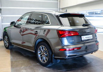 Подержанный автомобиль Audi Q5 2017 года (6 фото)