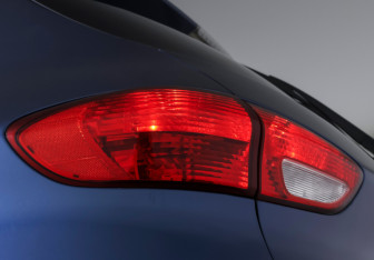 Подержанный автомобиль Subaru Tribeca 2005 года (23 фото)