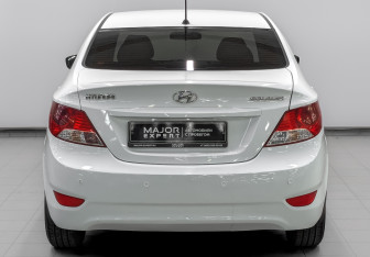 Подержанный автомобиль Hyundai Solaris Sedan 2013 года (6 фото)