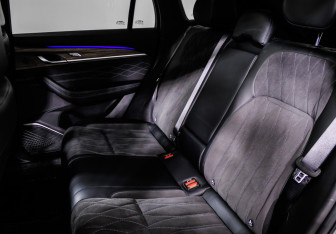 Подержанный автомобиль Geely Monjaro 2025 года (12 фото)