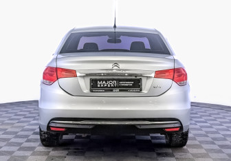 Подержанный автомобиль Citroen C4 Sedan 2020 года (6 фото)