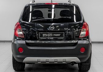 Подержанный автомобиль Opel Antara 2015 года (5 фото)