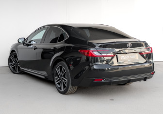 Подержанный автомобиль Toyota Camry Sedan 2024 года (7 фото)