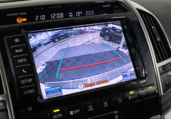 Подержанный автомобиль Toyota Land Cruiser Suv 2013 года (19 фото)