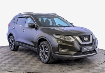 Подержанный автомобиль Nissan X-Trail 2019 года (3 фото)