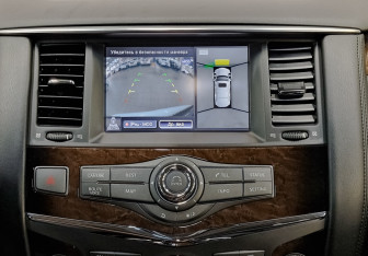 Подержанный автомобиль Infiniti QX80 2014 года (17 фото)