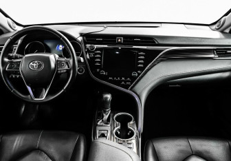 Подержанный автомобиль Toyota Camry Sedan 2019 года (9 фото)